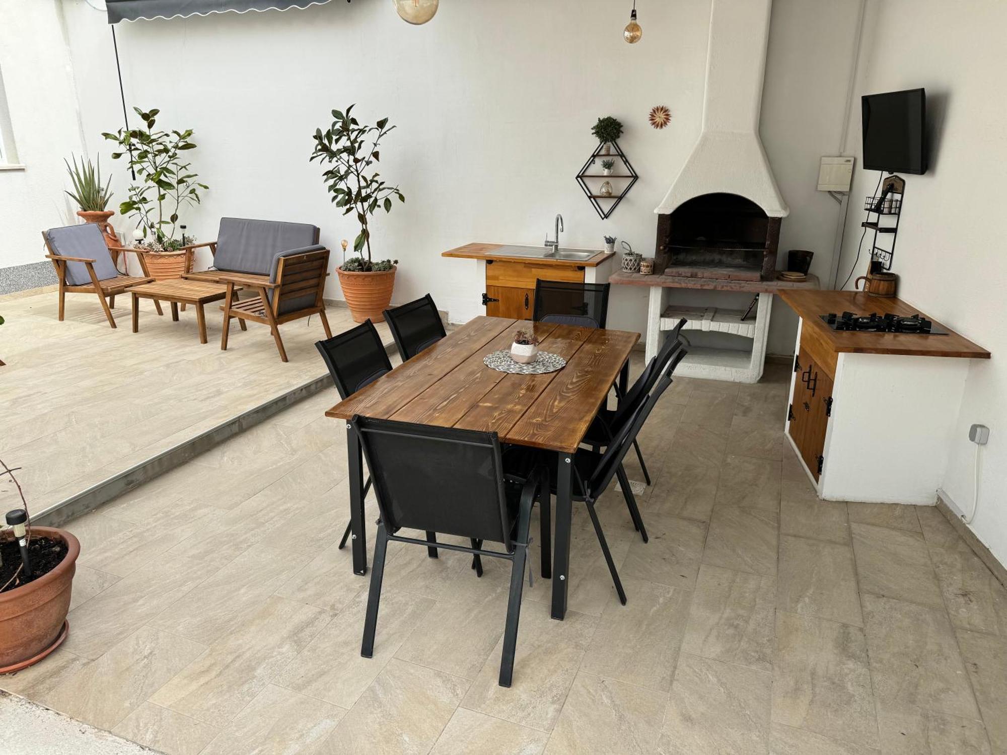 House Oasis Livak Kastela