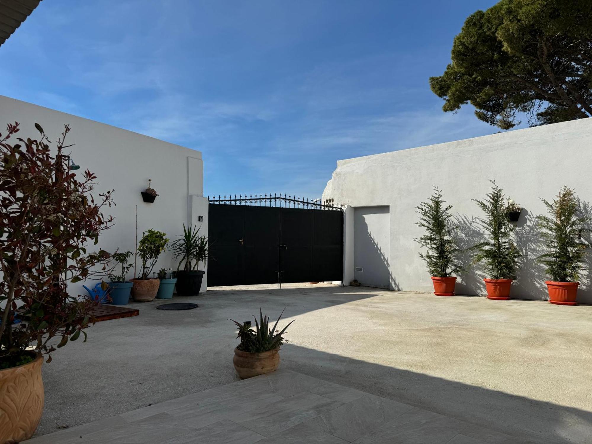House Oasis Livak Villa *