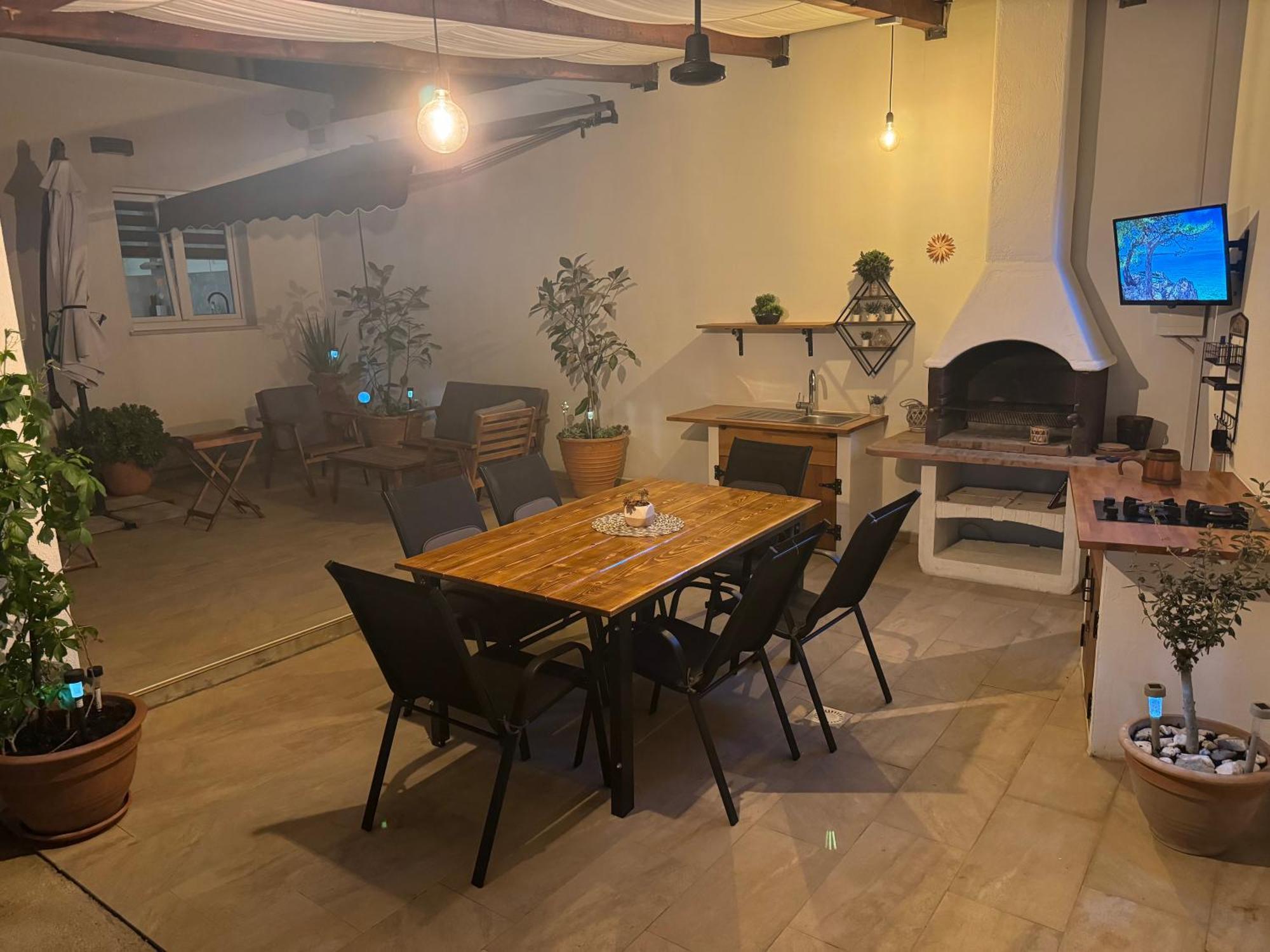 House Oasis Livak Villa *