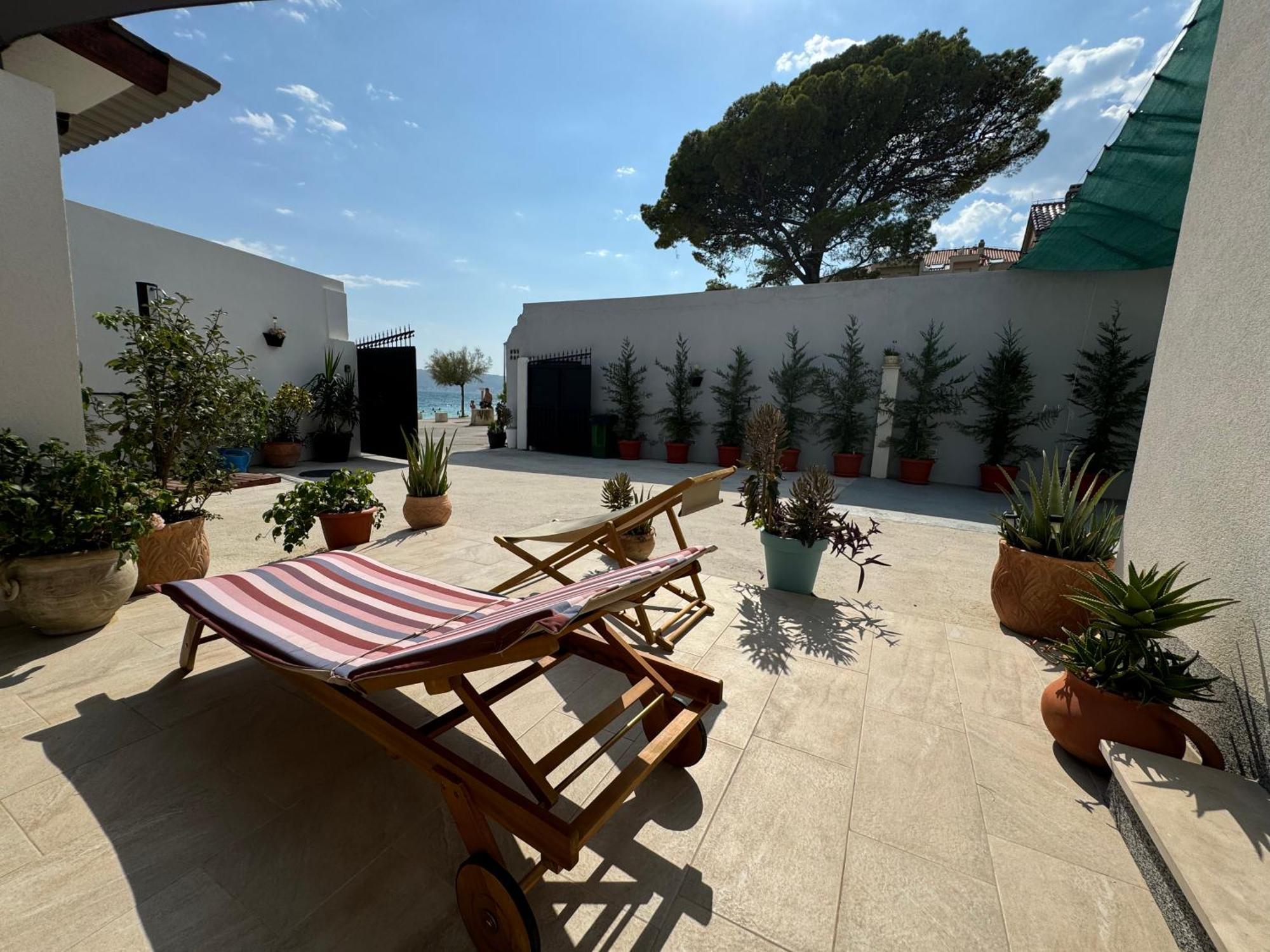 Villa House Oasis Livak *